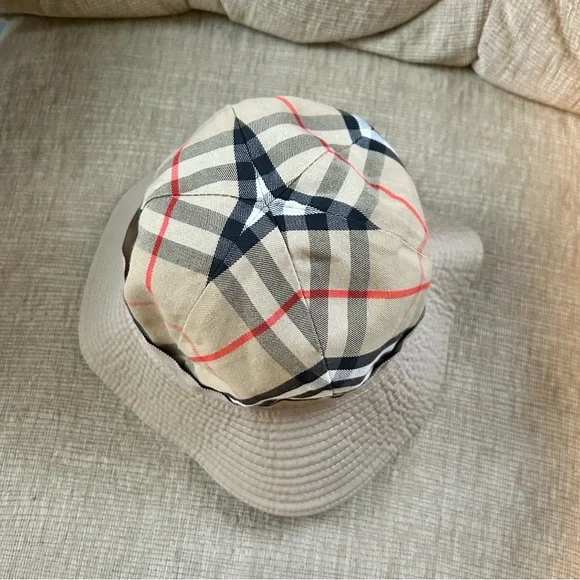 Vintage Burberry Reversible Round Bucket Hat - Picture 2 of 9